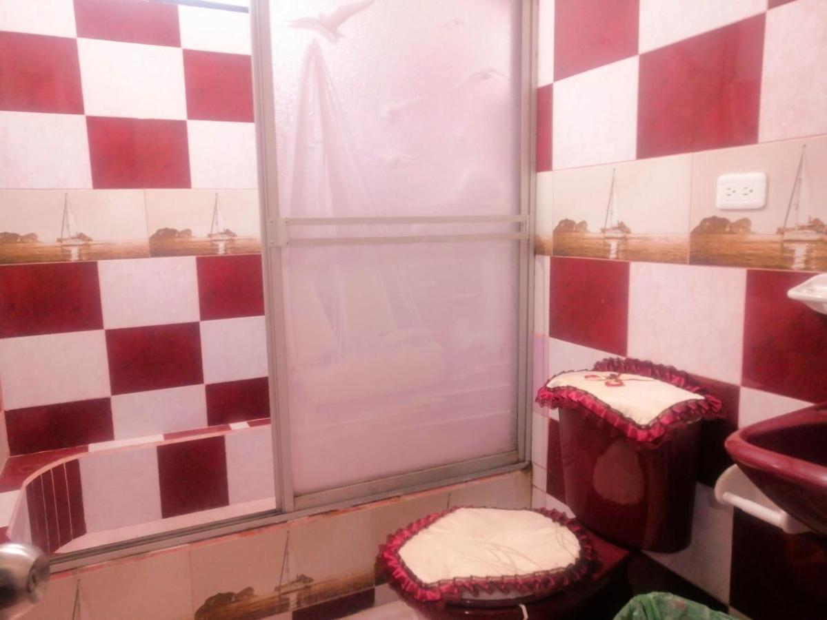 バーニョス Casa La Ponderosaヴィラ エクステリア 写真